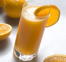 zumo de naranja y manzana
