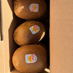 kiwi gold, kiwi amarillo, comprar kiwi gold, kiwi gold online, kiwi dulce, kiwi sin pelo, kiwi amarillo a domicilio, fruta exótica, kiwi saludable, kiwi premium, kiwi ecológico, kiwi natural, kiwi fresco, kiwi gourmet, kiwi de calidad, fruta fresca online, fruta a domicilio, kiwi España