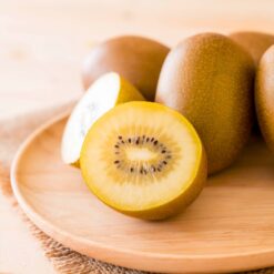 kiwi gold, kiwi amarillo, comprar kiwi gold, kiwi gold online, kiwi dulce, kiwi sin pelo, kiwi amarillo a domicilio, fruta exótica, kiwi saludable, kiwi premium, kiwi ecológico, kiwi natural, kiwi fresco, kiwi gourmet, kiwi de calidad, fruta fresca online, fruta a domicilio, kiwi España